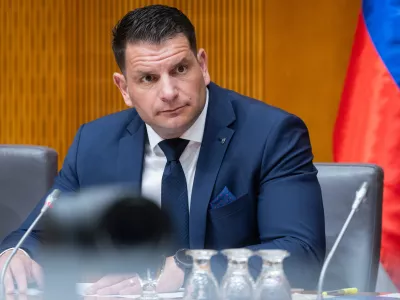 Ljubljana, DZSeja kolegija predsednika DZ o sklicu izredne seje DZ, na kateri bi na zahtevo opozicije znova poskusili z odreditvijo parlamentarnih preiskav o Black Cube in obvodnem financiranju politicnih strank.Predsednik DZ Zoran Stevanovic.
