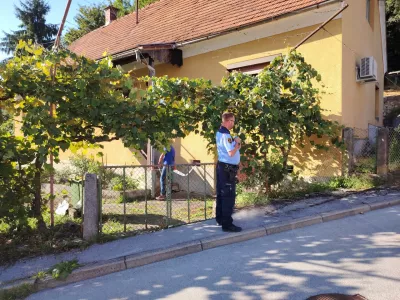 Policisti na območju La&scaron;kega preiskujejo sumljivo smrt. Foto: Mojca Marot