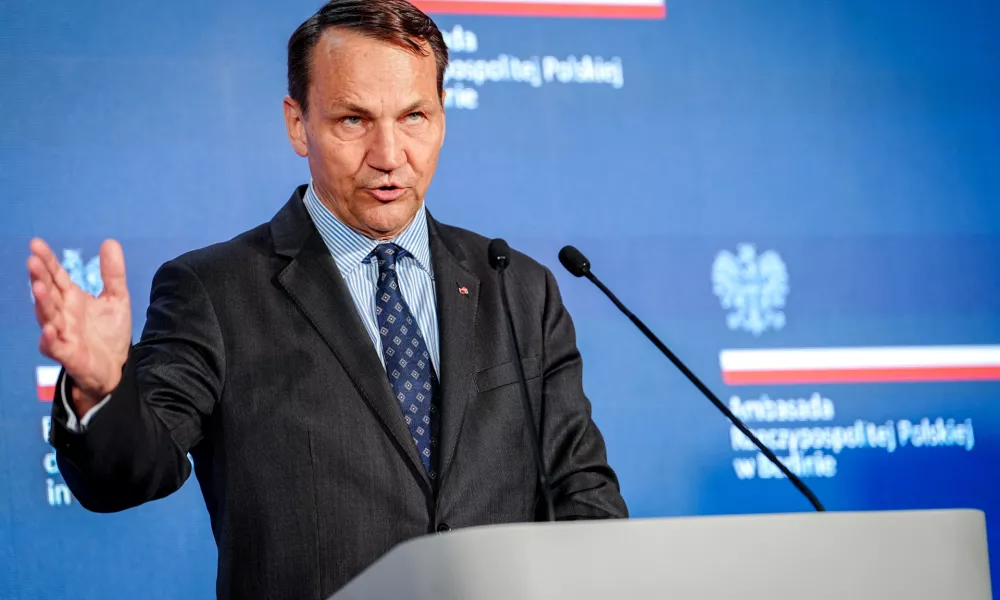 FILED - 04 June 2025, Berlin: Polish Foreign Minister Radoslaw Sikorski speaks at the German-Polish Forum 2025 at the Polish Embassy in Berlin. Photo: Kay Nietfeld/dpa