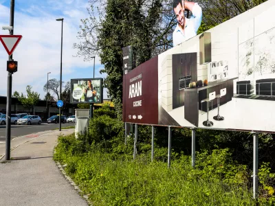 - oglasne table - jumbo plakat &ndash; reklamni pano - ogla&scaron;evanje - plakatiranje - Aran kuhinje - 16.04.2019 &ndash; križi&scaron;če Dunajska cesta &ndash; Topni&scaron;ka ulica v Ljubljani -//FOTOI: Bojan Velikonja