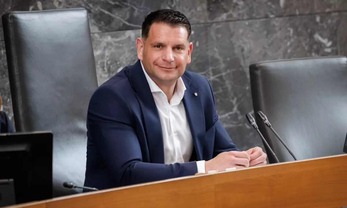 Svoboda, SD in Levica predlagajo razrešitev Stevanovića s čela DZ