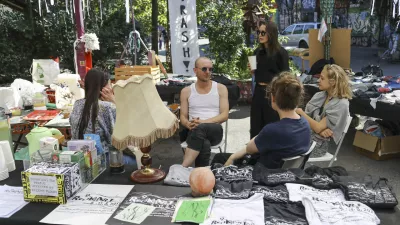 Reciklart odpira vpra&scaron;anja potro&scaron;nje in skupnosti