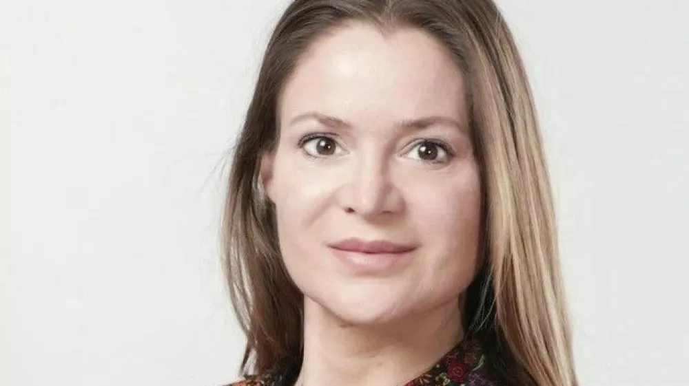 Nina Granda, arhitektkaurednica revije Outsider