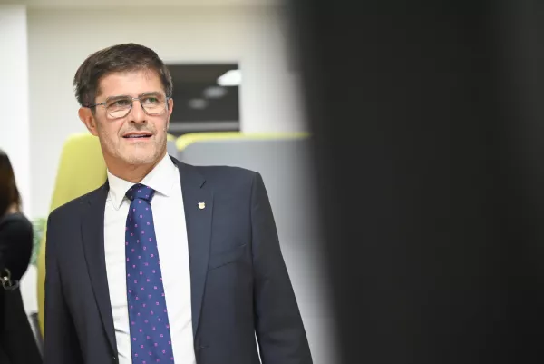 Ključ do uspe&scaron;nega vključevanja ali dodatna izolacija učencev?