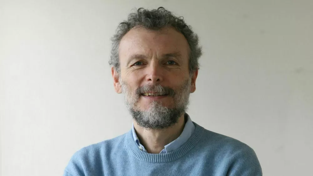 Dragan Petrovec, zunanji kolumnist- Dnevnik 2016 - portreti za komentarje in kolumne - kolumnisti - komentatorji - novinarji - novinarka - //FOTO: Toma Skale