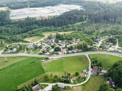 Ureditev romskega naselja Brezje-Žabjak je prejelo zlati svinčnik 2023 za področje prostorskega načrtovanja, priznanje Zbornice za arhitekturo in prostor Slovenije (ZAPS) F arhiv ZAPS
