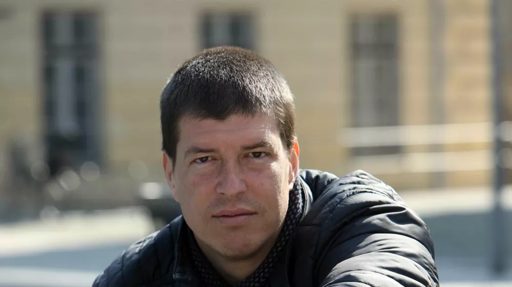 - 07.03.2022 - Goran Vojnović, filmski in televizijski režiser ter scenarist, pisatelj in kolumnist //FOTO: Tomaž Skale / Foto: Tomaž Skale