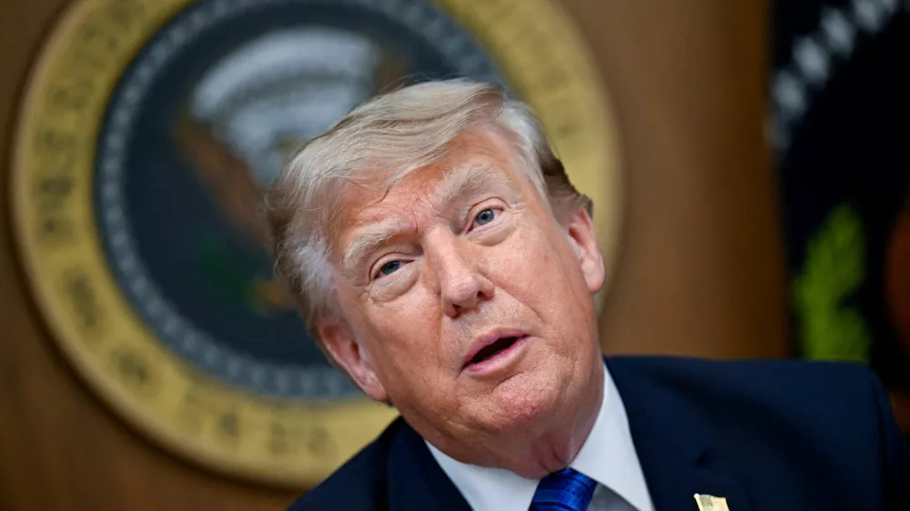 U.S. President Donald Trump participates in a cabinet meeting at Camp David in Thurmont, Maryland, U.S., July 31, 2026. REUTERS/Daniel Heuer