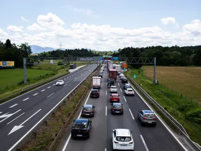 - 04.06.2026. Poletni zastoj na zahodni ljubljanski obvoznici, avtocesta v smeri Primorske. Kolona na Avtocesti.//FOTO: Bojan Velikonja