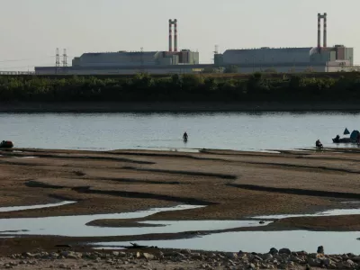 Paks Nuclear Power Plant with the partially dried-up Danube riverbed in Dunaszentbenedek, Hungary, July 31, 2026. REUTERS/Bernadett Szabo