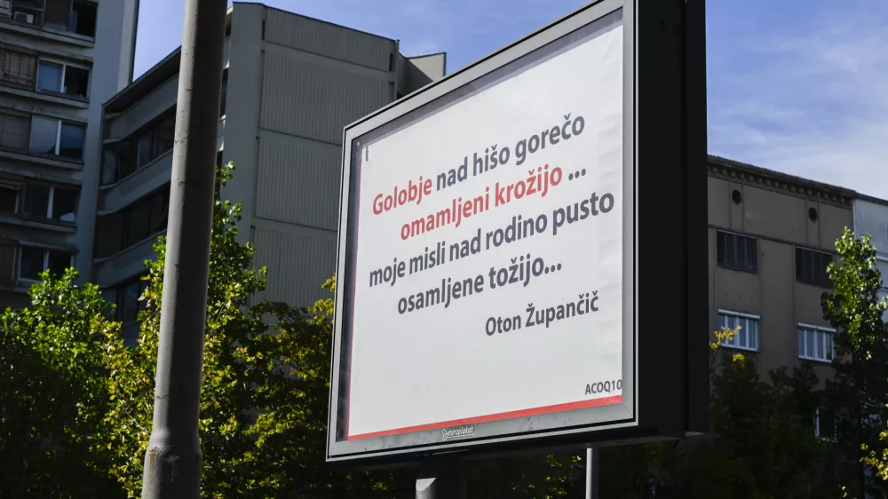 plakatna mesta, obcestni oglasi, protivladni plakati, oglas25.08.2025 - Plakati proti delovanju vlade Roberta Goloba. Foto: Nik Erik Neubauer 