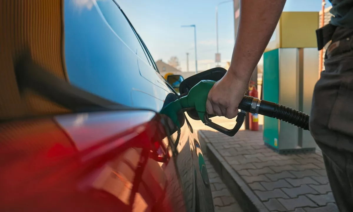 V torek nove cene bencina, koliko bo treba odšteti za liter?