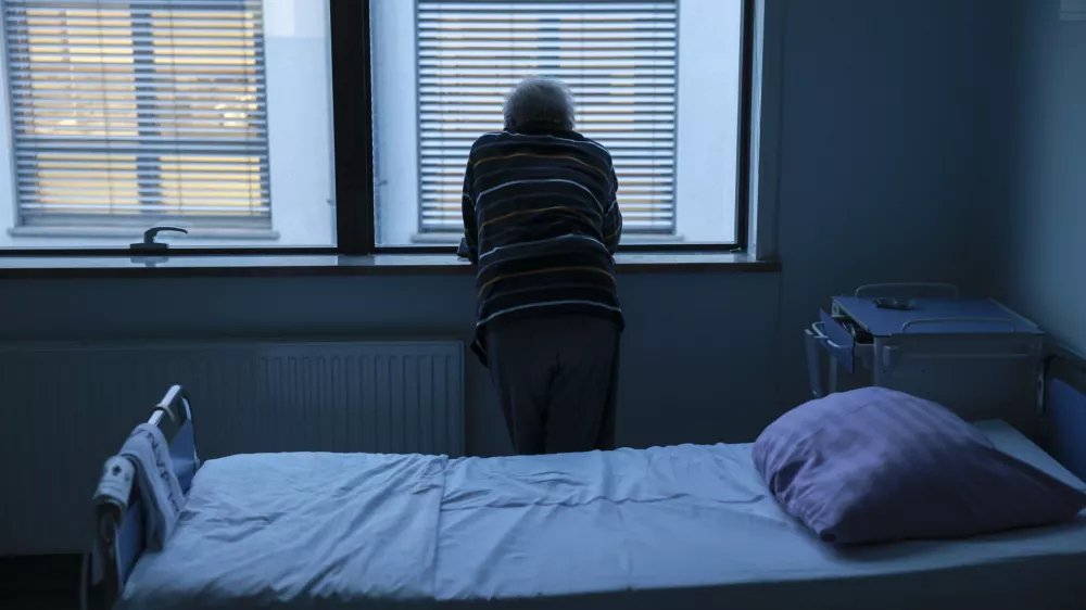 Ko namesto zdravni&scaron;ke pomoči prileti opazka o &ldquo;em&scaron;u&rdquo;