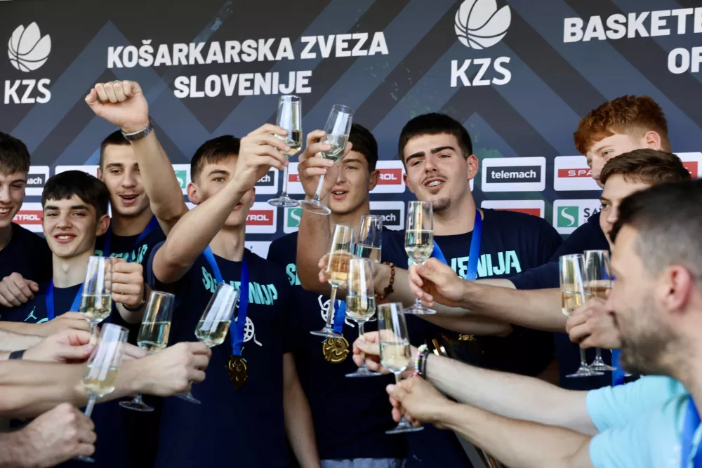 Evropski prvaki prispeli v domovino