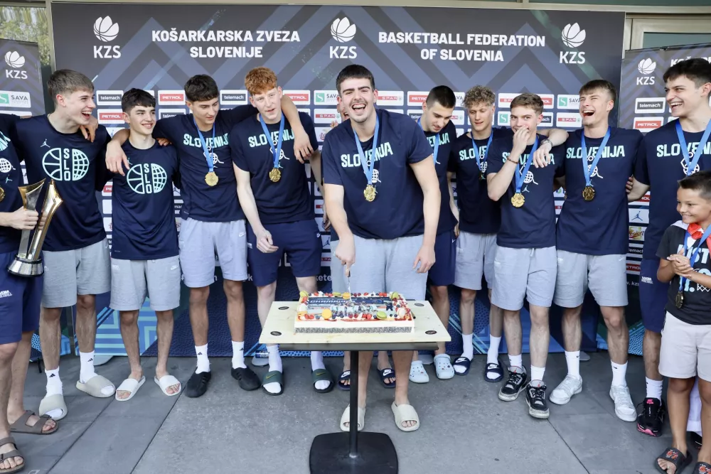 Evropski prvaki prispeli v domovino