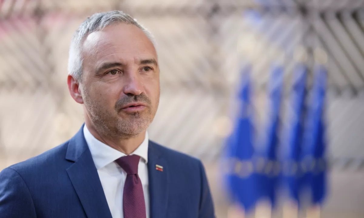 Ob šoferju si je Cigler Kralj na stroške ministrstva zaželel še družinski avto. Spet.