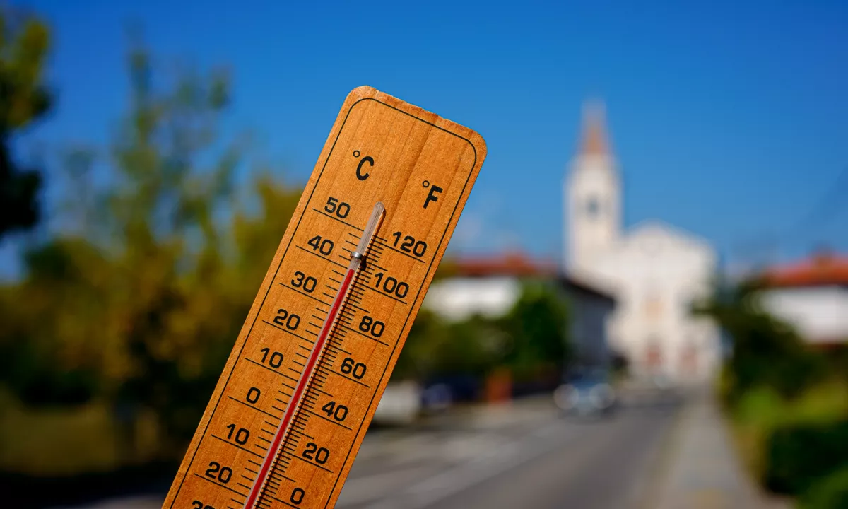 Preprosti triki, s katerimi boste v vročini spali precej bolje