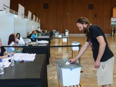 - 07.07.2026. - Predčasno glasovanje za Referendum o spremenjenem parkirnem odloku. Gospodarsko razstavi&scaron;če Ljubljana.//FOTO: Bojan Velikonja