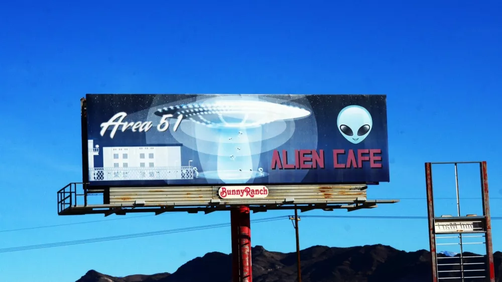 Območje okoli Area 51 so podjetni gostinci seveda dodobra izkoristili. / Foto: Istock