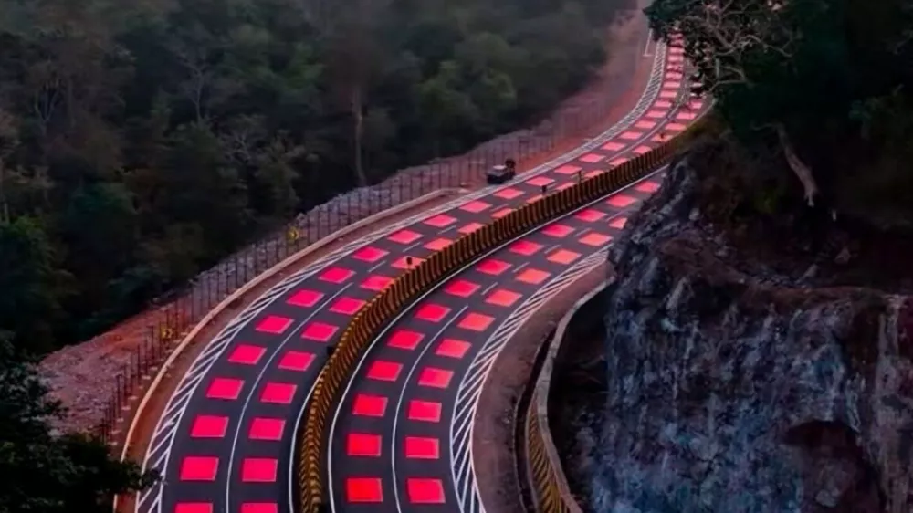 Rdeča cesta, Indija. Vir: IG  