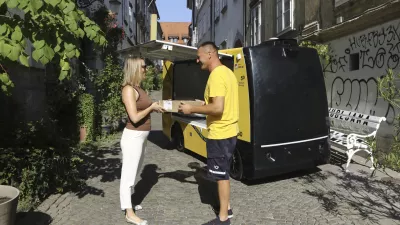 5.8.2026 - Po&scaron;ta slovenije - dostavno vozilo - robot - robotska dostava - avtonomna dostava - po ljubljaniFoto: Luka Cjuha