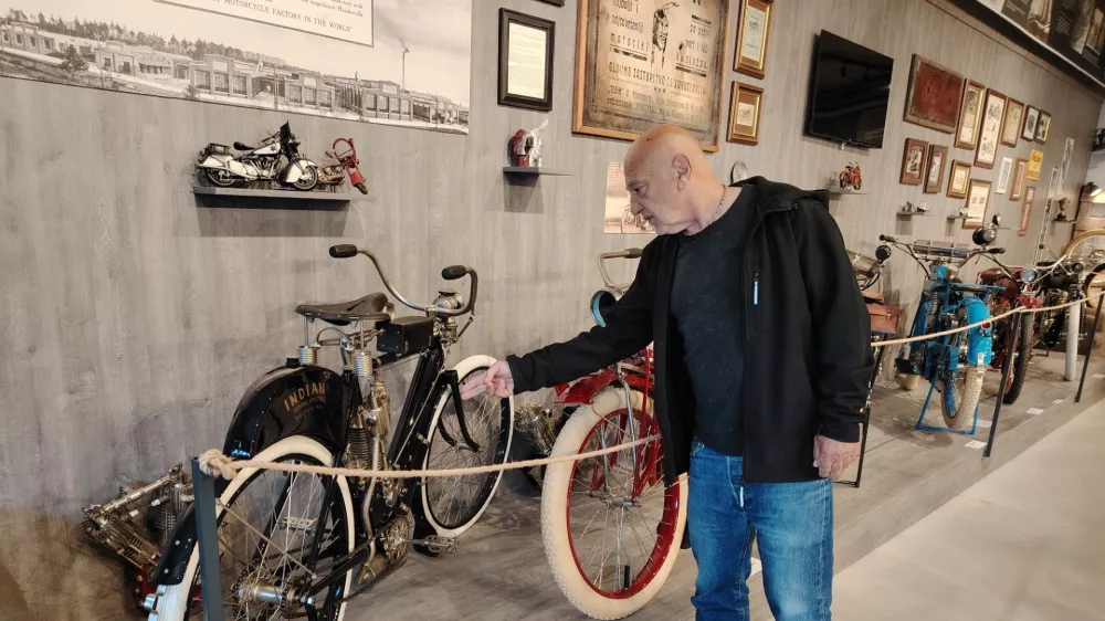 Muzej Motorjev INdian VrankoRazstavljeni so samo originalni motorji Indian, tudi eden prvih Indian Camelback letnik 1904 / Foto: Mojca Marot