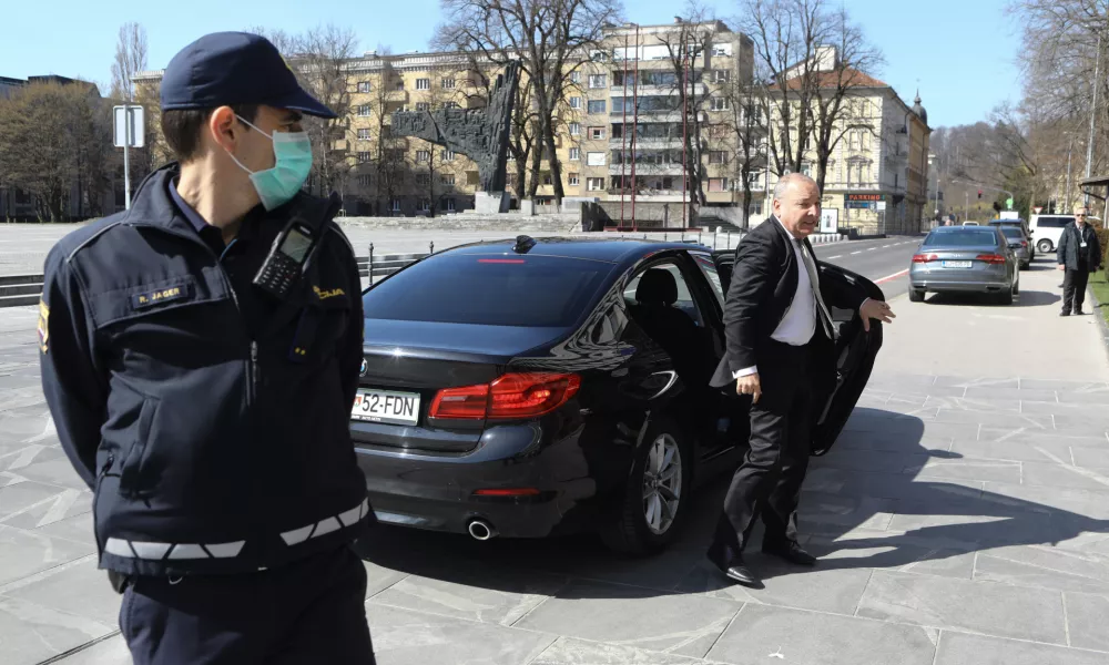 minister za finance Andrej &Scaron;ircelj (SDS)- 17.03.2020 - Svet za nacionalno varnost (SNAV) se je v izrednih razmerah preoblikoval v Državni operativni &scaron;tab obrambe &ndash; sprejemanje ukrepov za preprečevanje &scaron;irjenja okužb s koronavirusom - Koronavirus COVID-19 v Sloveniji &ndash; epidemija &ndash;- //FOTO: Luka Cjuha