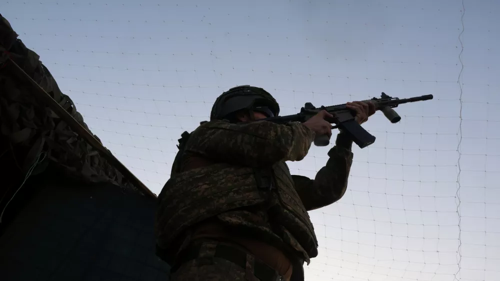 A soldier from the 13th Khartiia Operational Brigade is on duty in a sector of the Kharkiv region, Ukraine, on August 1, 2026. The unit is tasked with detecting and eliminating Russian FPV drones, Shaheds, Molniyas and other strike UCAVs. Soldiers remain at their positions around the clock, rotating in shifts to monitor the skies and respond to aerial threats. (Photo by Viacheslav Madiievskyi/Ukrinform/NurPhoto)NO USE FRANCE