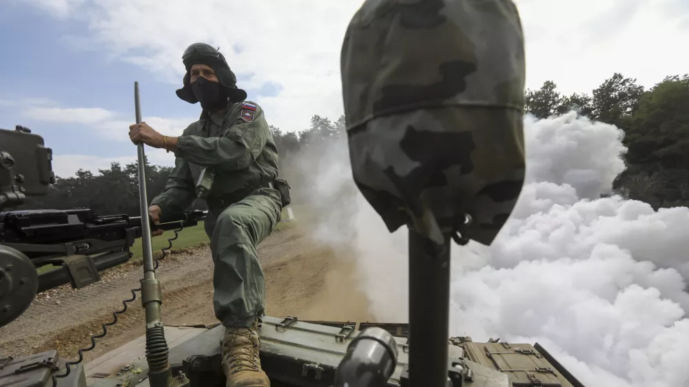 - Tank M-84 - bojno gosenično vozilo - 12.10.2023 - Slovenska vojska (SV) - oklepniki &ndash; bojna vozila - oborožitev //FOTO: Luka Cjuha