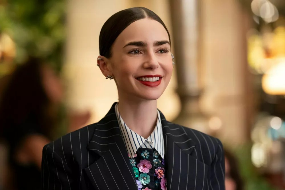 Lilly Collins