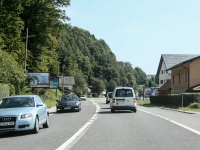- 13.09.2017 - Dolenjska cesta - gradnja &scaron;tiripasovnice - ureditev &scaron;tiripasovnega prometa od &Scaron;kofljice skozi Lavrico do križi&scaron;ča na Rudniku v Ljubljani - //FOTO: Luka Cjuha.