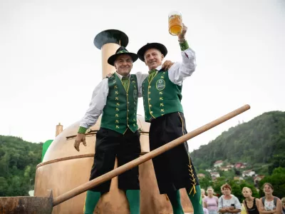 Pivo in cvetje