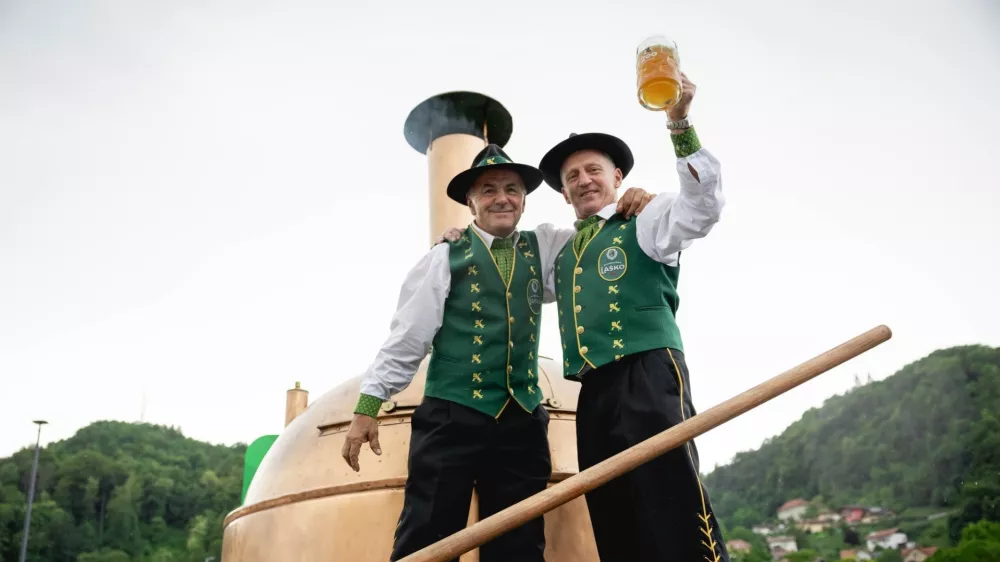 Pivo in cvetje
