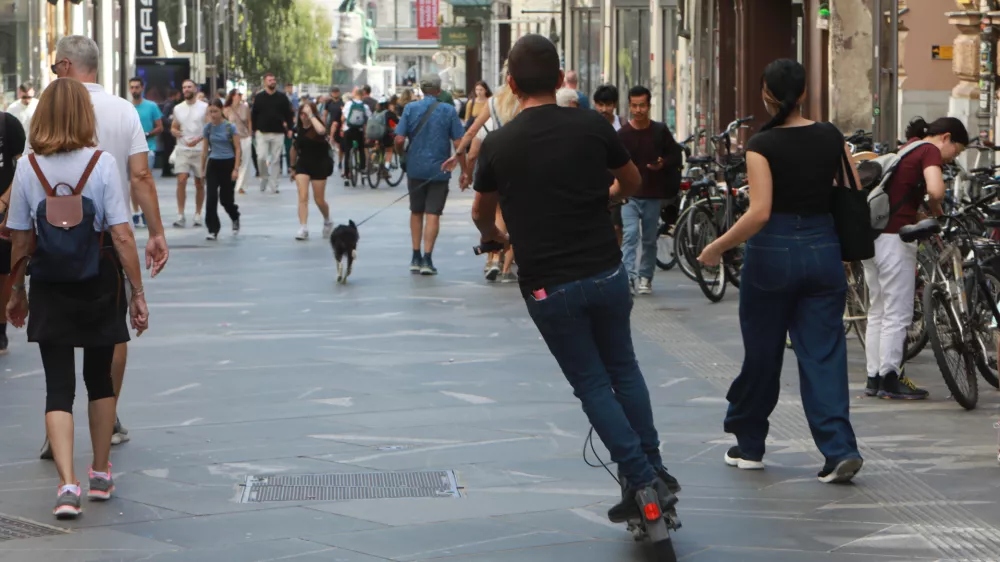 Vožnja z e-skirojem trikrat bolj nevarna kot uporaba (motornega) kolesa