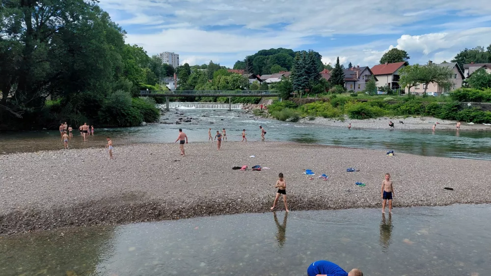 Ob za&scaron;čitnih ukrepih tudi ureditev kopali&scaron;ča