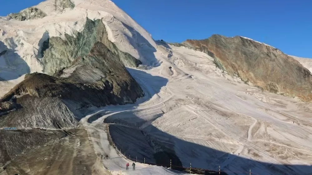 Vročinski val je zagodel tudi smuči&scaron;ču v Saas-Feeju. Foto: saas-fee.ch/de/webcam