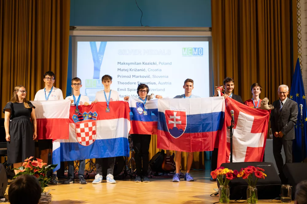 Slovenci imamo srebrno olimpijsko medaljo! Na 20. srednjeevropskih matematičnih olimpijskih igrah jo osvojil Primož Markovič / Foto: Neli Nahtigal
