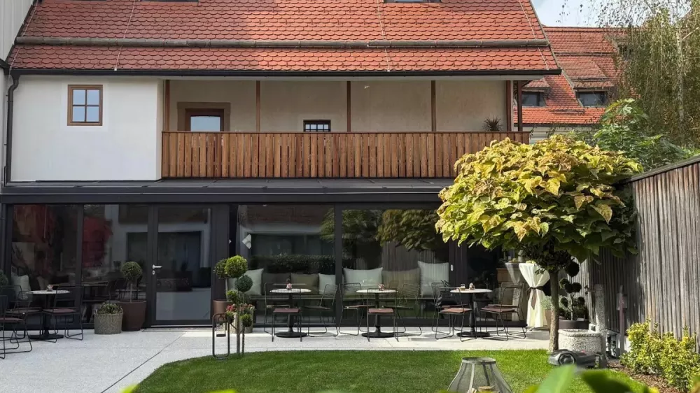 Žebljarjeva hi&scaron;a v &Scaron;kofji Loki, kulturni spomenik, dana&scaron;nji Impressio hotel / Foto: Arhiv Impressio Hotela