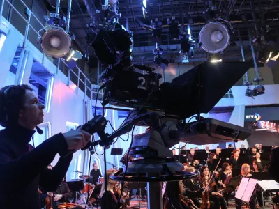 studio RTV - snemalec - 24.01.2017 - Televizija Slovenija (TV SLO) - srečanje odgovornih urednikov na katerem so predstavili programske vsebine in novosti v letu 2017 -    //FOTO: Luka Cjuha. / Foto: Luka Cjuha