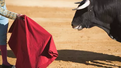 Bullfighter with the Cape in the Bullfight, Spain / Foto: Digicomphoto Getty Images/istockphoto