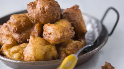 close up of french fried potato puffs / Foto: Zkruger