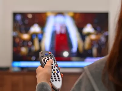 Na vsak način hočejo, da gledate televizijske oglase. / Foto: Istock