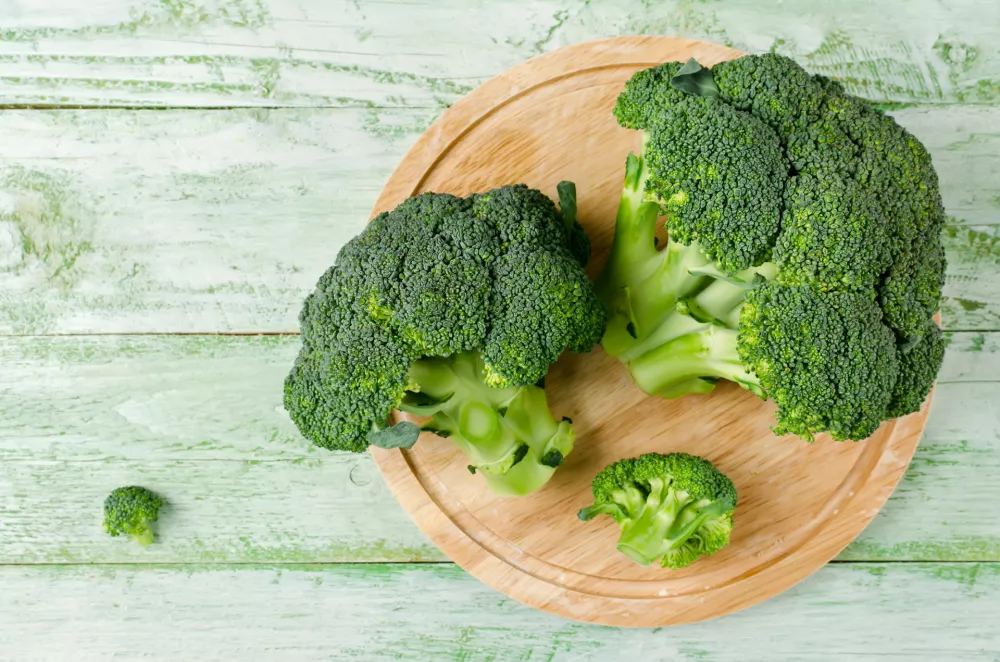 Broccoli rich in vitamins and minerals. Dietary product for the prevention of various diseases / Foto: Vkuslandia