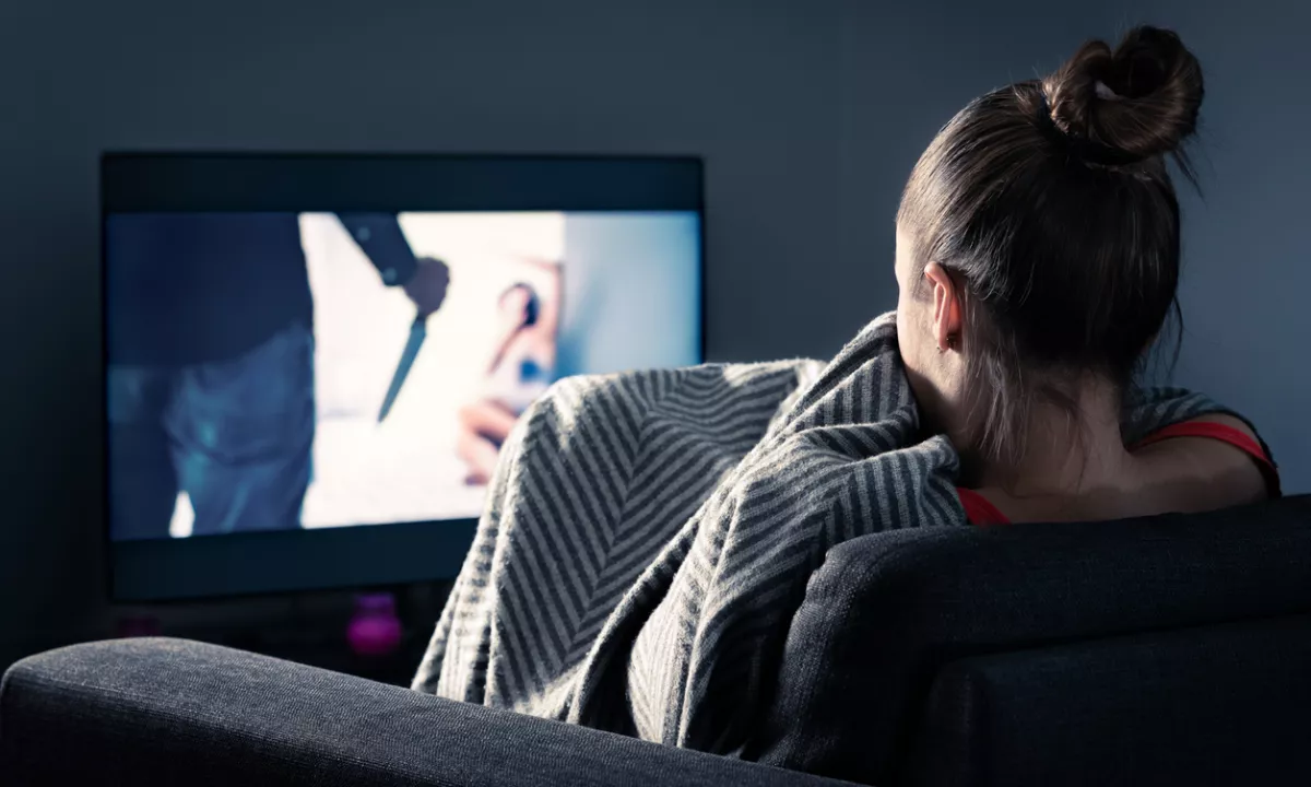 Dolge ure pred televizijo? To je ena najslabših navad za vaše možgane