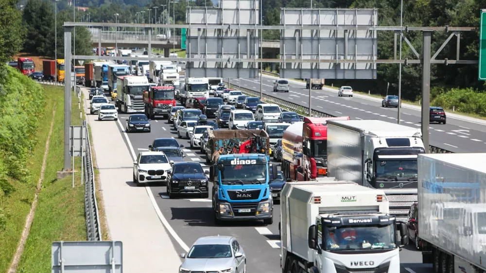 06.07.2026. Zastoj na zahodni obvoznici. Foto: Bojan Velikonja