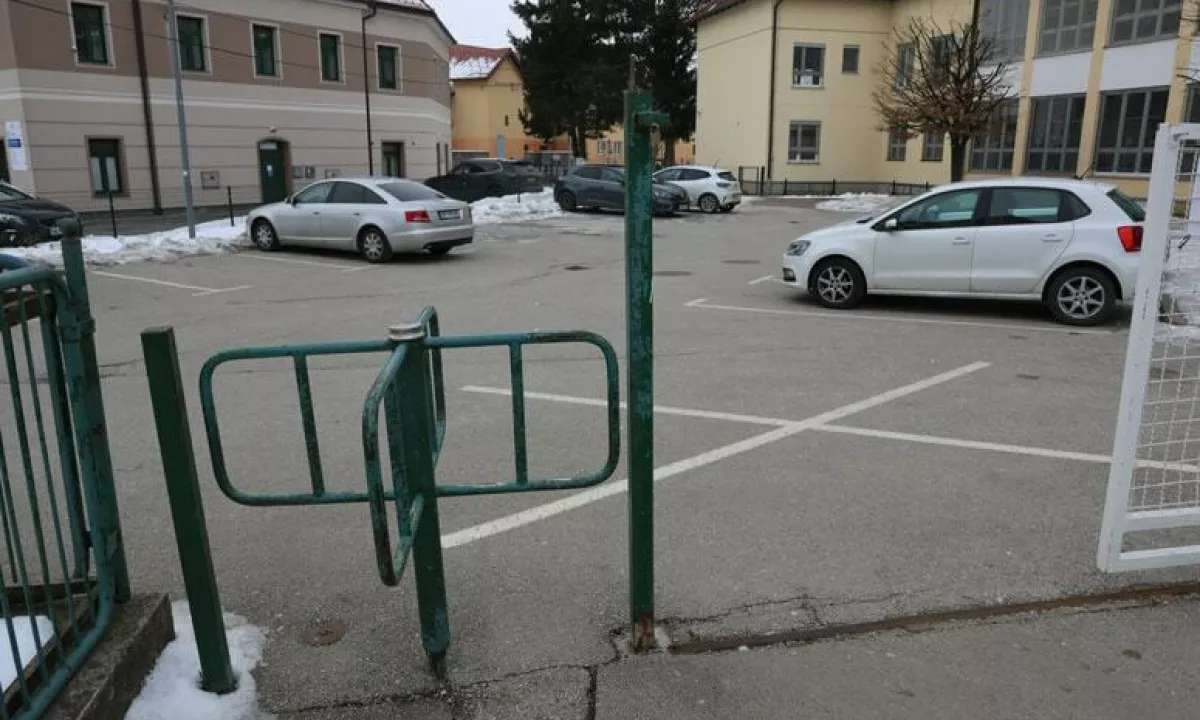 Po pasti za spolnega predatorja ovadili štiri mladoletne, vpleteni so bili tudi otroci, mlajši od 14 let