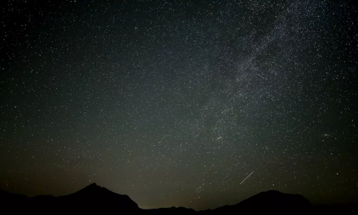 Avgustovsko nebo bo postreglo s Sončevim in Luninim mrkom, Perzeidi ter ugodnim pogledom na planete