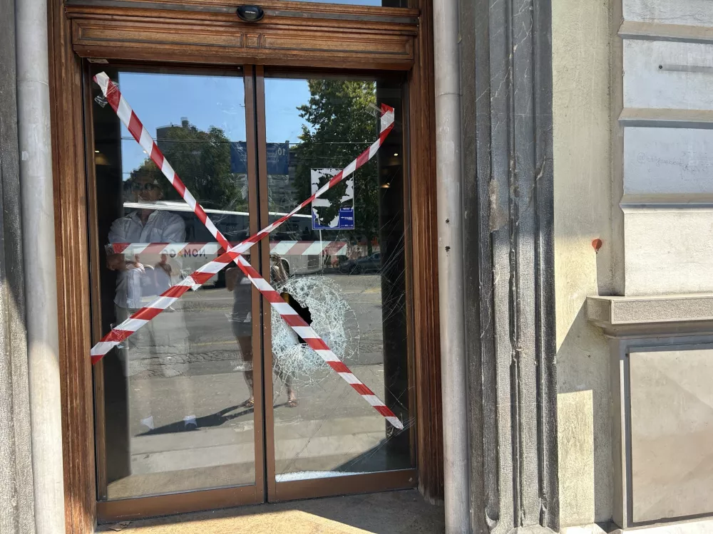  Prenova železni&scaron;ka postaja Foto: &Scaron;pela Ferlin