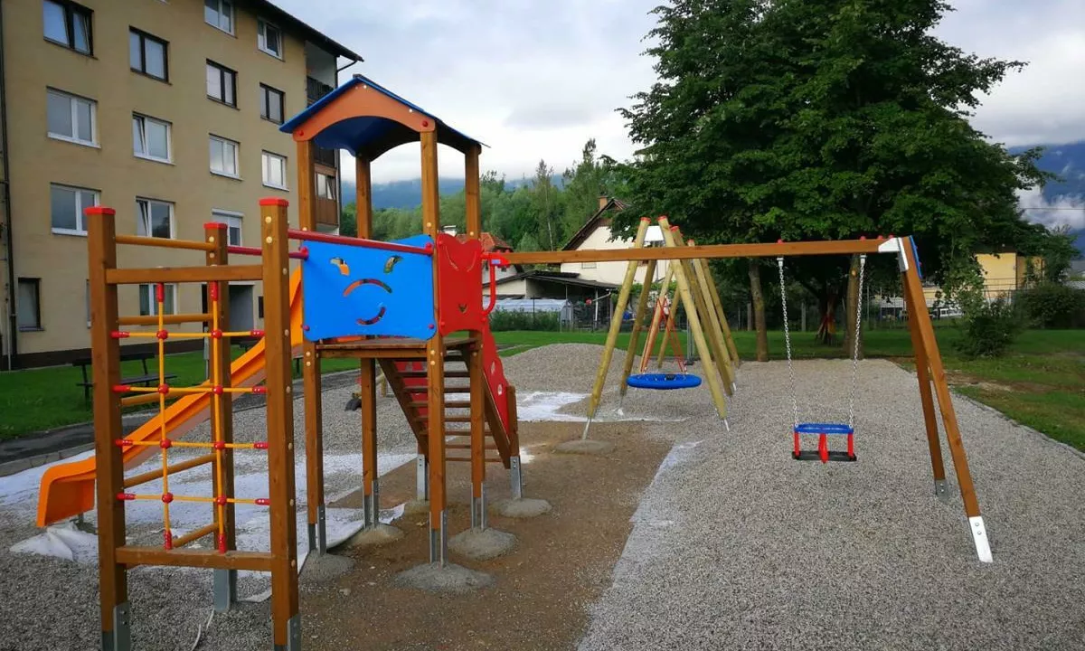 Nova stanovanjska soseska, ki bo zrasla na travniku, razburja okoliške prebivalce