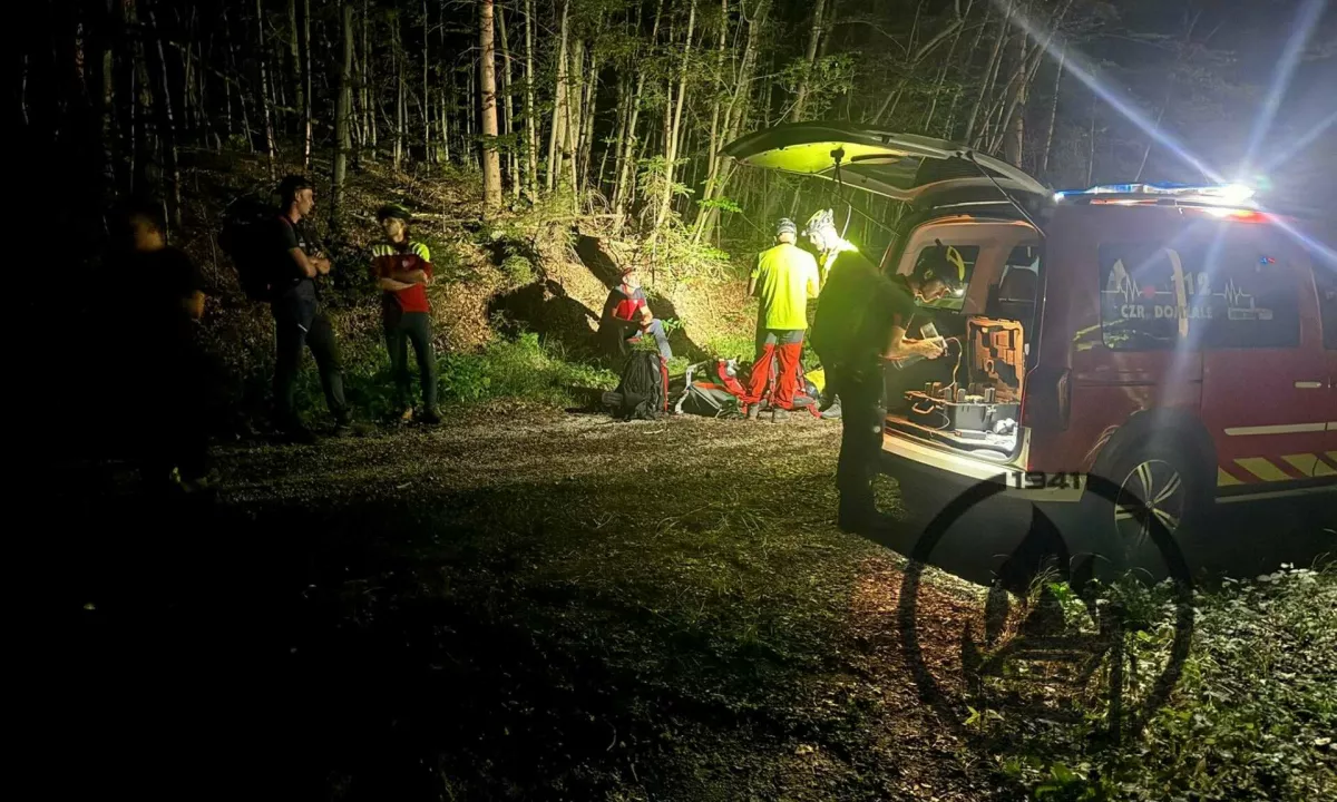 Nočna iskalna akcija nad Blagovico: Kljub obsežnemu iskanju in uporabi dronov padalca niso našli